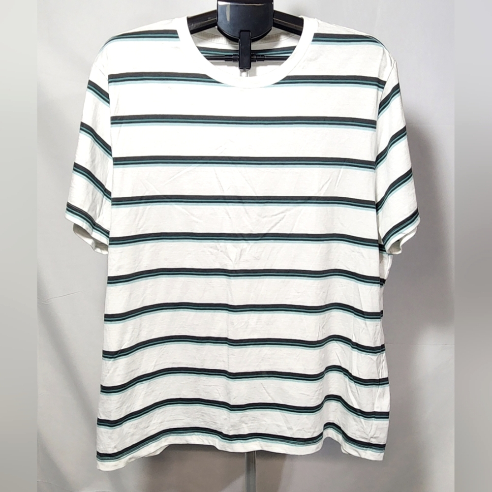 🌸 3/$25 🌸 Old Navy White and Green Striped Short Sleeve Tee-Size XL
